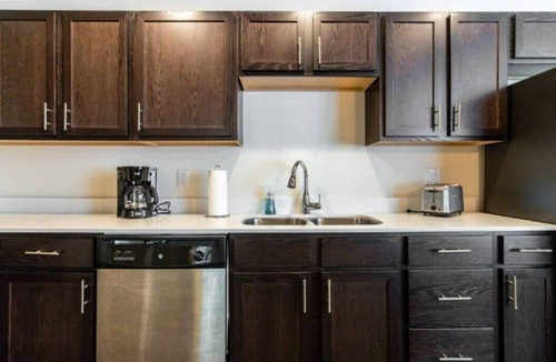 Oak Lawn Apartment | Reagan 202 : Charming 1-bedroom apartment in Oaklawn