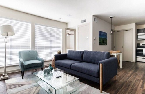 Oak Lawn Apartment | Reagan 202 : Charming 1-bedroom apartment in Oaklawn