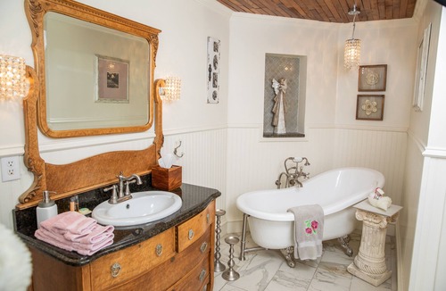 McKinney Bed & Breakfast | Red Gate Inn