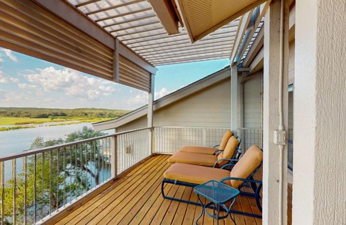 Spicewood House | Refined Panoramic Paradise on Lake Travis with Boat Launch and Tesla Charger