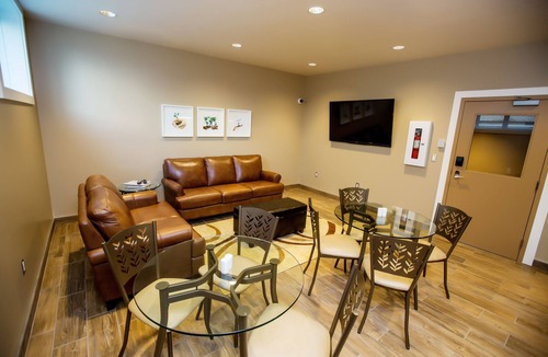 Saskatoon Downtown Hotel | Refresh Inn & Suites