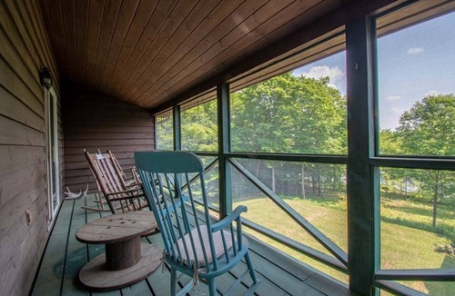 Magnetawan Cottage | Regally rustic, spacious 2-home waterfront getaway for 16+ with total privacy.