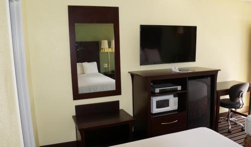 Pittsburg Hotel | Regency Inn Pittsburg