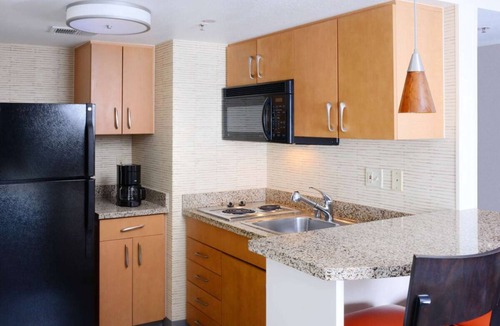 Dallas Apartment | Relax and Recharge! 3 Comfortable Units, Parking, Onsite Swimming Pool