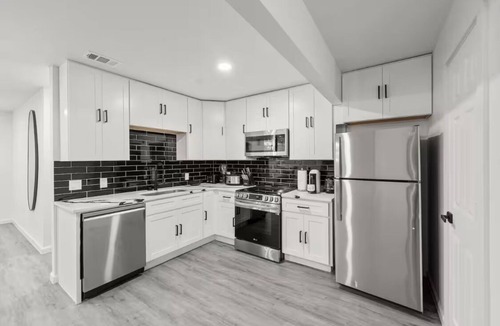 West Arlington House | Relax by the POOL in Arlington TX 3B2B home. 10 min from AT&T Stadium/Six flags