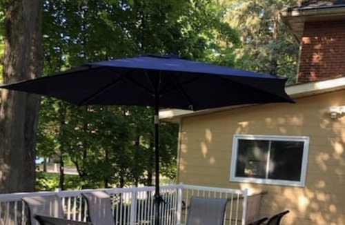 Bobcaygeon Cottage | Relax in Style at Our Spacious 1 Bedroom Cottage with Lake Access