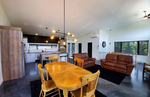 Chateau-Richer Ski Chalet | Relaxation & Comfort | Chalet Sault a la Puce