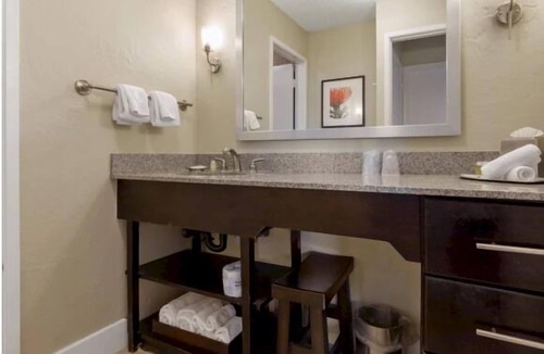 Wailua Hotel | Relaxing Beach Stay Awaits! 1 BR w/Pool Access and Free Parking!