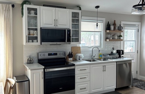 Tiny Cottage | Relaxing Modern Cottage, one minute walk to a gorgeous sandy beach & sunsets.