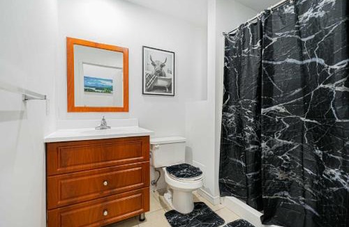 Montreal Apartment | Relaxing Studio for 2 Guest with parking