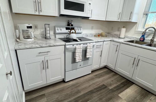 Spenard House | Remodeled 2bed 1 bath Apartment unit
