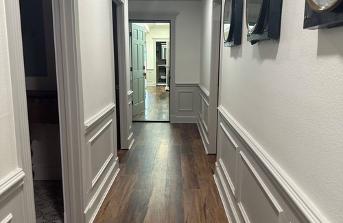 Granbury Cottage | Remodeled Historical Cottage- Six bedroom 4 bath steps to Granbury Square. Fab!