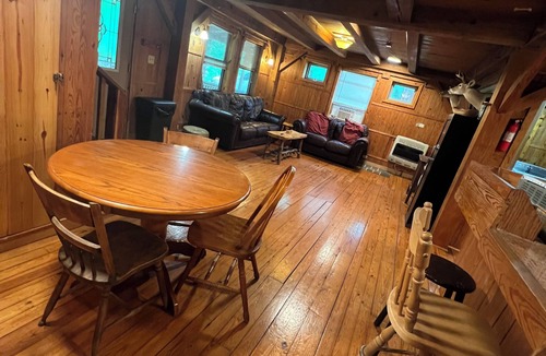 Board Camp Cabin | Remote getaway - secluded in the national forest-Direct access to the ATV trails