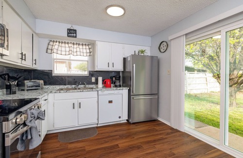 Fossil Creek House | Remote Work, Near Stockyards & DFW + Sleeps 8