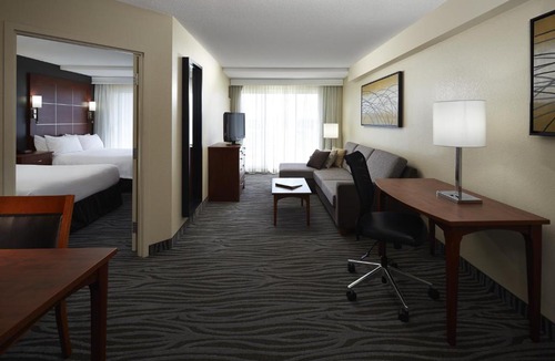 Saint-Laurent Hotel | Residence Inn by Marriott Montreal Airport