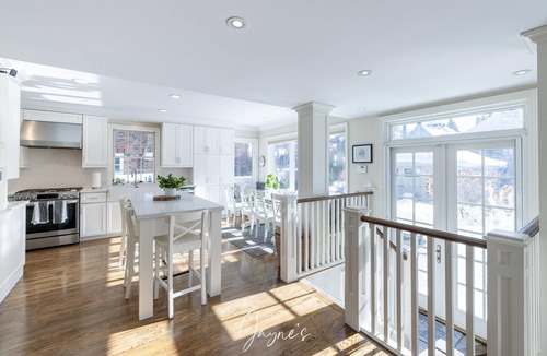 Lytton Park House | Resort Style Living in Lawrence Park