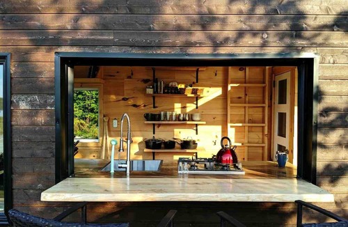 Tay Valley Cabin | Rhya Cabin | Delightful Tiny Home with Parking