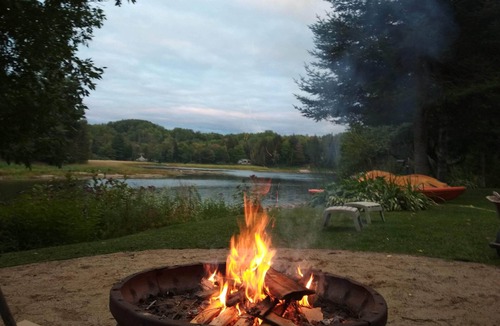 Saint-Andre-Avellin Cottage | River Cottage, Sauna and Spa