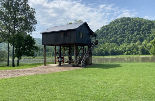 Mountain View Cabin | River Front Cabin On The Banks Of The White River, Amazing View!