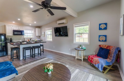 Denison House | River front comfort at Lucinda's Cabin