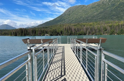 Cooper Landing Cabin | River Lodge - Spacious family cabin on the Kenai River