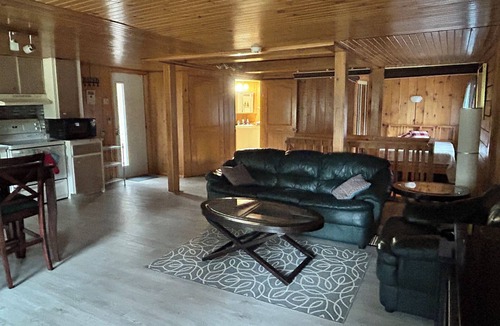 Notre-Dame-du-Laus Cottage | Riverfront cozy getaway