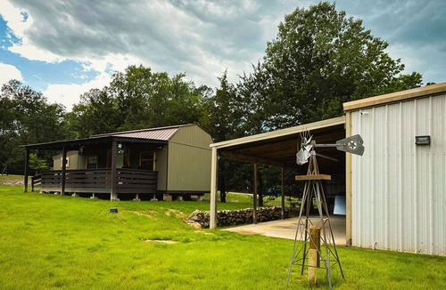 Oakhurst House | Riverfront house with a party barn & private boat ramp