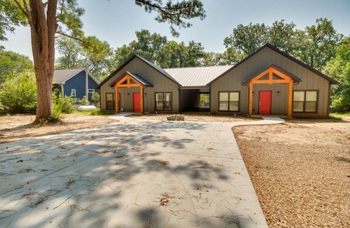 Mountain Home House | Riverfront Salesville Cabin Rental w/Shared Dock!