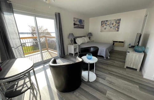 Algoma District Hotel | Riverfront Studios Inn