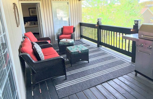 Riverside House | Riverside MO-KC Center: 10 min to MCI and DTKC
