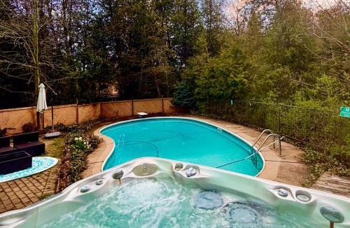 Elora House | Riverside Retreat with Sauna & Hot Tub in Elora