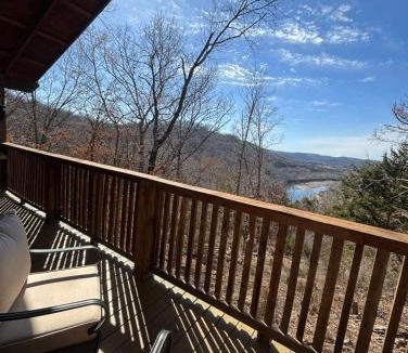 Eureka Springs Apartment | Riverview Oasis