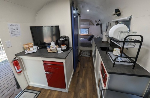 Madison County House | Riveted Retreat '62Airstream - 2hr Houston Dallas