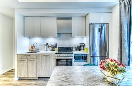 Garden District Hotel | RivetStays | The Jarvis Superior Suite – 2 Bedroom Suite