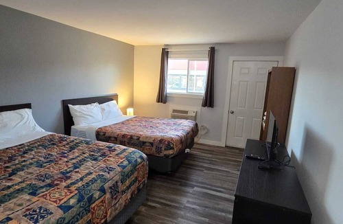Division No. 16 Hotel | Roblin Motor In
