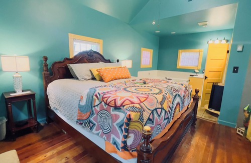 Eureka Springs Historic District Cottage | Rock Cottage Gardens B&B - Cottage #3 Enchanted Cottage
