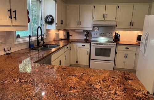 Rosemount House | Rockway Retreat | Spacious Home and Backyard Oasis