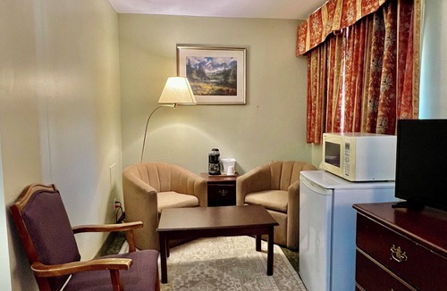 Renfrew Cabin | Rocky Mountain Lodge - Standard Room, 1 King Bed
