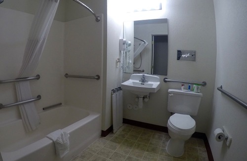 Goddard Hotel | Rodeway Inn Goddard