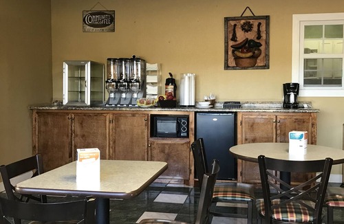 Hazlehurst Hotel | Rodeway Inn Hazlehurst