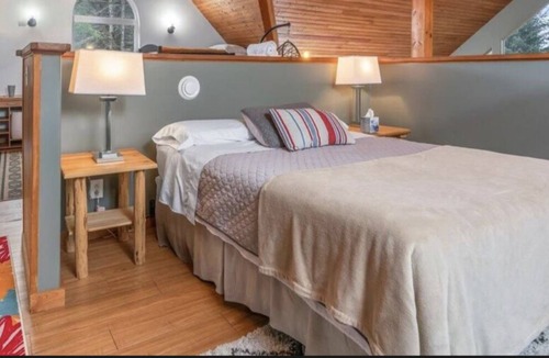 Bear Creek Ski Chalet | Romantic Alaskan Chalet w/Hot Tub