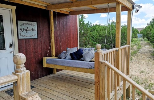 Paluxy Cabin | Romantic Granbury Cabin Ideal for a Texas Getaway