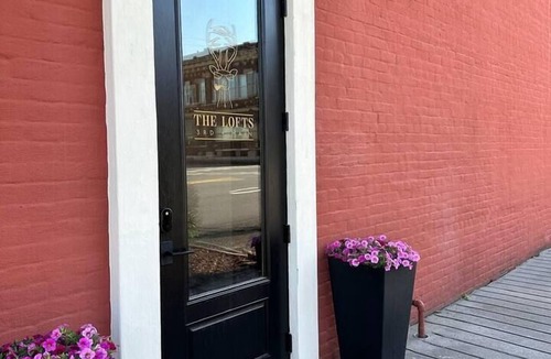 Heber Springs Apartment | Romantic Historic Loft on Main Street