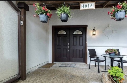 Rockwall House | Romantic Oasis King Size Suite Lakefront