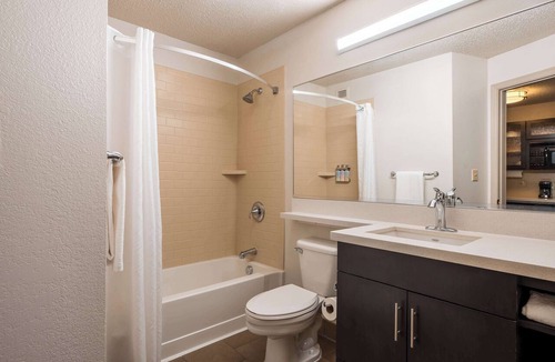 Fossil Creek Hotel | Romantic Suite Escape | Free Parking | Near Buffalo Ridge Park - 1.6 miles