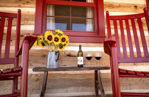 New Ulm Cabin | Romantic Weekend Getaway near Houston in New Ulm, Texas
