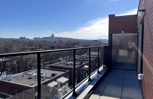 Cote-Des-Neiges—Notre-Dame-De-Grace Apartment | Romema *618* - Loft Penthouse