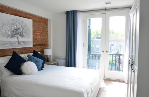 Plateau Mont Royal Apartment | ROOFTOP TERRACE - Mount Royal views- 4 bedrooms + 4 full bathrooms - Fast WiFi