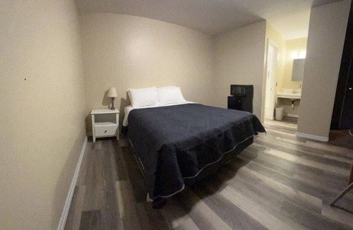 Harper Hotel | Room 25 - Standard Queen - Sleeps 2 - Harper Motel