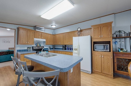 Shiner House | ROOM FOR ALL